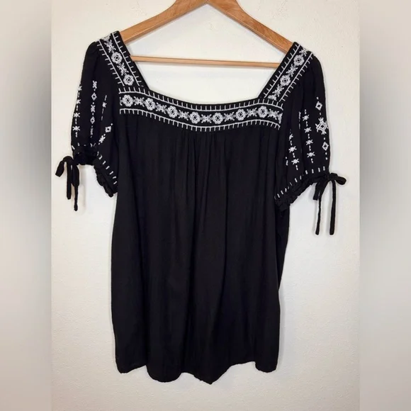 Westport Black Blouse with White Embroidery - Picture 2 of 6